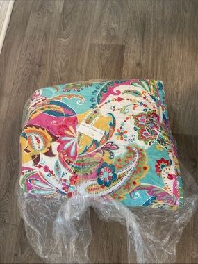 Vibrant Paisley Quilt full queen - Multi-Color
